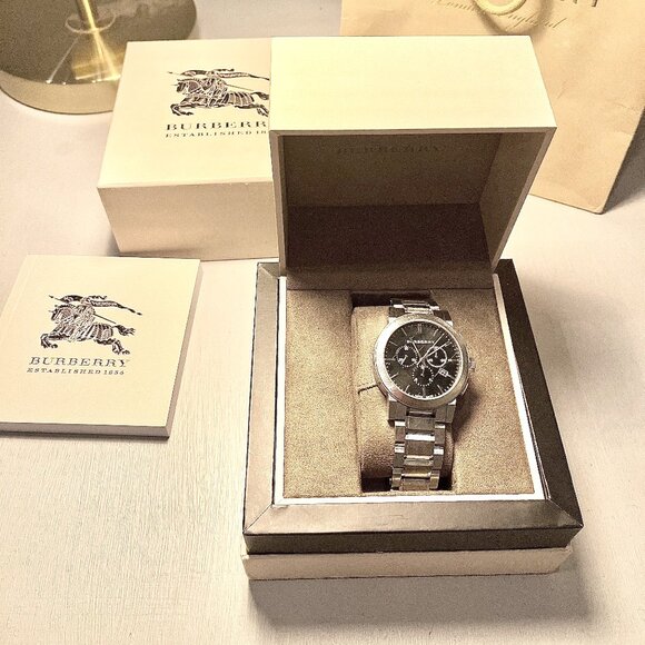 Men's Burberry Watch 42 mm Chronograph - Picture 1 of 4